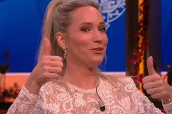 Hélène Hendriks verklapt wat voor speelgoed ze in haar nachtkastje heeft liggen