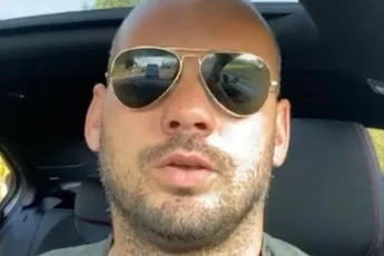 Dít is de 17 jaar jongere vriendin van Wesley Sneijder