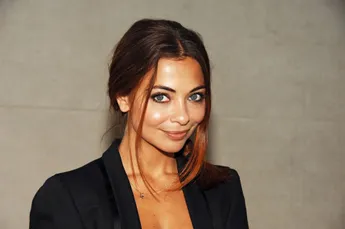 /show-tel/georgina-verbaan-openhartig-over-traumatische-ervaring-bij-de-wereld-draait-door