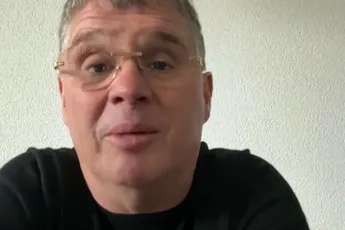/show-tel/wolter-kroes-opgenomen-in-ziekenhuis-na-levensbedreigende-situatie-video