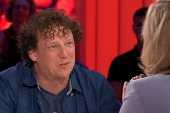 /opmerkelijk/dochter-van-jochem-myjer-gebruikt-harddrgs-tegen-zeldzame-ziekte