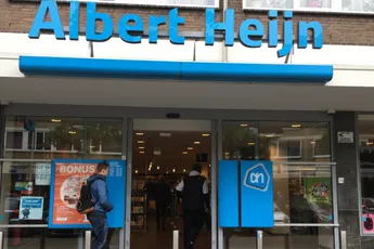 Rotterdam: Supermarktmedewerkster op brute wijze neergestoken