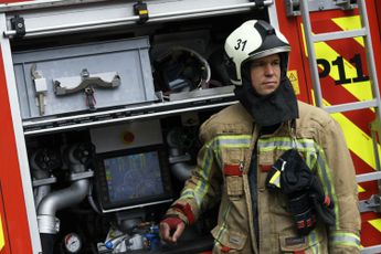 Nachtelijk samenscholingsverbod in Molenbeek nadat jongeren brandweer bekogelen