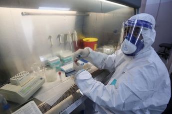 Wetenschappers claimen geneesmiddel tegen corona: “Bij de eerste patiënten verdween het virus en ze herstelden volledig”