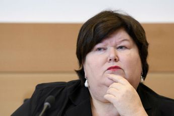 Felle kritiek op minister Maggie De Block: “Het is niet wettelijk wat zij doet”