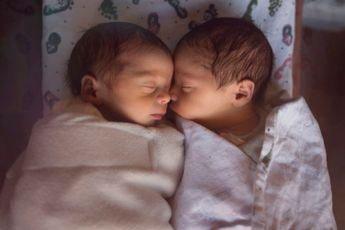 Ouders noemen hun pasgeboren tweeling Corona en Covid