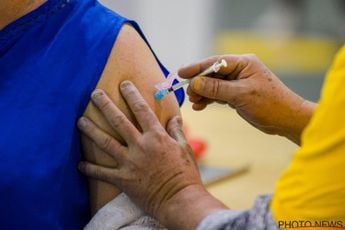 Experts waarschuwen in verband met vaccins: “Bij hen neemt de effectiviteit het snelst af”
