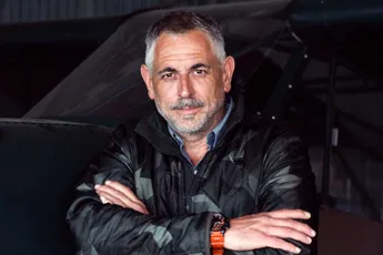 Peter Van Asbroeck keert na jarenlange mediastilte terug op tv: "Rol beet in die serie"