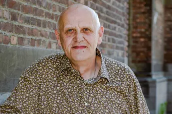 Carry Goossens haalt uit na geschrapte afleveringen van FC De Kampioenen: "Mannen, waar gaan we naartoe?"