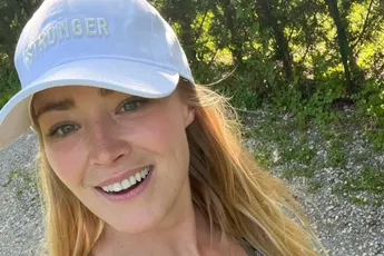 'Big Brother'-presentatrice Geraldine Kemper gaat met borsten bloot: "Megamooi!"