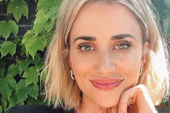 Actrice Lize Feryn doet monden openvallen met beelden van sensuele fotoshoot: "Wauw!"