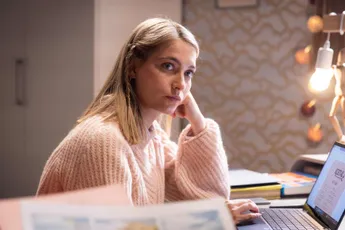 'Lisa'-actrice Tinne Oltmans heeft bijzonder triest nieuws te melden: "De laatste"