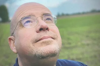 Sven Ornelis opnieuw in diepe rouw: "Veel te vroeg gestorven"