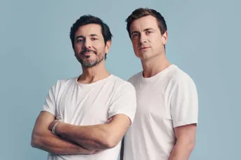 Niels Destadsbader, Dieter Coppens en deze 6 bekende mannen gaan volledig naakt voor programma over kanker