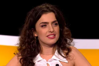 Olga Leyers laat Instagram bijna ontploffen met foto in zeer bloot jurkje: "Hallo kroket"