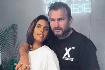 Pas bevallen Natassia Van Kerkvoorde verbluft volgers met sexy bikinifoto: "Bom gespot!"