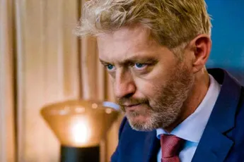 Kürt Rogiers onthult bloederige details over seizoensfinale van 'Familie': "Kan al één ding verklappen"