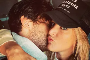 Ontroerend mooi: Lyn Kerkhofs deelt prachtig kiekje van haar kersverse gezinnetje