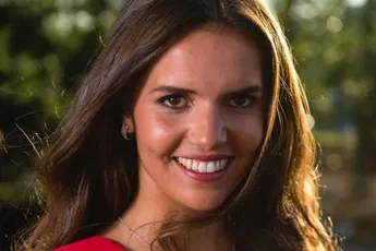 Ex-Miss België Romanie Schotten bevallen van een tweeling: "Wat een mooie namen!"