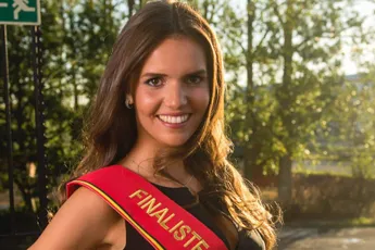 Romanie Schotte deelt magnifieke beelden van haar pasgeboren tweeling: "Mama van drie"