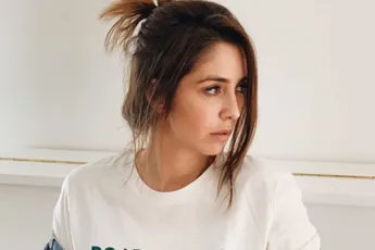 "6 jaar geleden al": Kim Van Oncen deelt zeer emotioneel bericht over overleden dochtertje