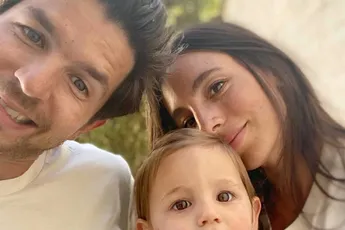 Matteo Simoni en Loredana doen alle harten smelten met magnifieke reisfoto's met hun dochtertje