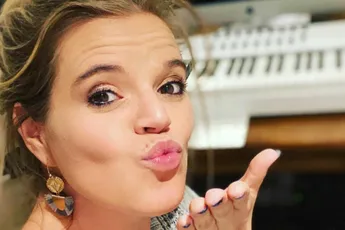 Celien Hermans is op vakantie en verbluft iedereen met prachtige badpakfoto: "Sexy!"