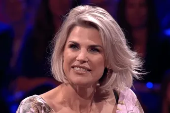 Fel vermagerde Tanja Dexters (46) overladen met reacties nadat ze deze uitdagende foto deelt