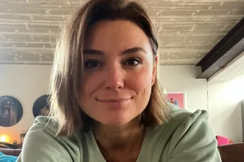 Eén week na de dood van haar mama heeft Evi Hanssen opnieuw droevig nieuws te melden