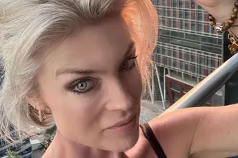 Joyce De Troch stelt haar twee knappe dochters voor: iedereen moet hetzelfde kwijt
