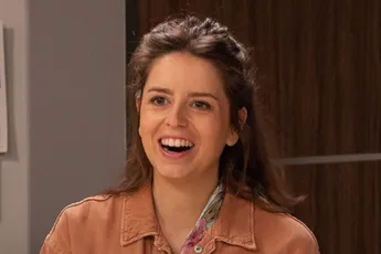 Lynn Van den Broeck verbluft volgers met bijzondere foto: "Zo gaat Viv er binnenkort uitzien in 'Thuis'"