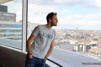 Guga Baúl barst in tranen uit na erg jammerlijke gebeurtenis: “Hartzeer” 