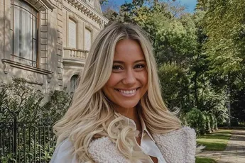 Ex-Miss België Celine Van Ouytsel verbluft al haar volgers in een erg strak topje: "Adembenemend"