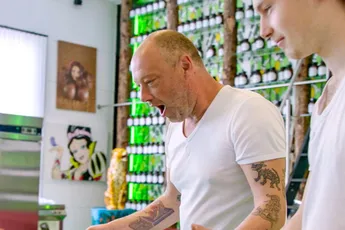 Zenuwen staan strak gespannen bij ‘Snackmasters’-deelnemers: “Godverdomme, vuile hond!”