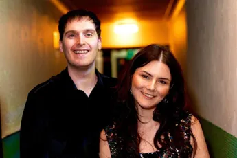 Tom Dice en Kato Callebaut van The Starlings hebben heuglijk nieuws te melden: "Wow, proficiat!"