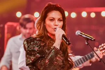 Belle Perez (47) overladen met complimenten nadat ze heel wat bloot laat zien: "Wauw, knap!"