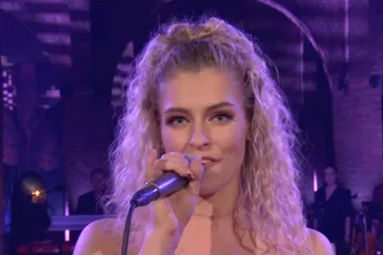 Julia van K3 overladen met kritiek na eerste aflevering van 'Liefde voor Muziek': dit is er aan de hand