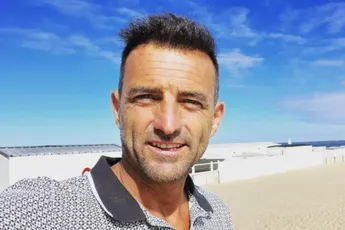 Gunther Levi deelt bijzonder vakantiekiekje met zijn gezin: iedereen moet hetzelfde kwijt