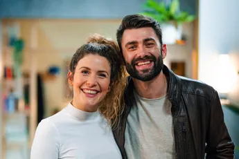 Sieg De Doncker showt nieuwe look maar zijn vriendin Maureen is geen fan: "Lelijke Freddie Mercury"