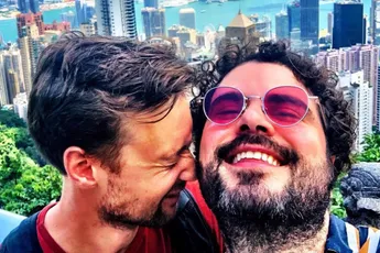 Riadh Bahri en zijn man Niels hebben prachtig nieuws te melden: "Te schattig! Proficiat!"