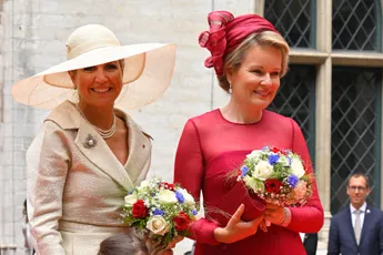 Máxima en Mathilde verbluffen met outfits tijdens sprookjesdiner: "Alsof ze uit een Disneyfilm komen"
