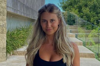"Net een zeemeermin": Celine Van Ouytsel doet Instagram bijna crashen met pikante strandfoto's