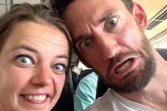 Zware tegenslag voor Jana uit 'Blind Getrouwd' en haar nieuwe vriend op vakantie