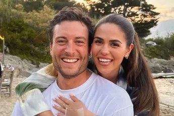 Viktor Verhulst en Sarah Puttemans kondigen gezinsuitbreiding aan: "Welkom in de familie"