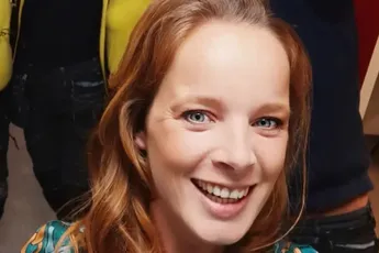 "Wat een lijf!": Daphne Paelinck laat Instagram bijna crashen nadat ze topless poseert op het strand