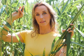 'Thuis'-actrice Tine Priem verbluft iedereen met heuglijk nieuws: "Ik kan het nog altijd niet geloven!"