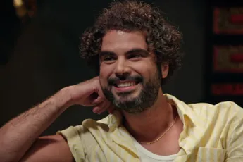 "Merkwaardige vrouw": Riadh Bahri stelt zijn schattige grootmoeder voor, die net 90 is geworden