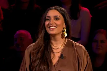 Comédienne en 'Exen'-actrice Serine Ayari in de wolken nadat ze prachtig nieuws verneemt