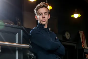 Jonas Van Geel in de wolken nadat hij fantastisch nieuws verneemt