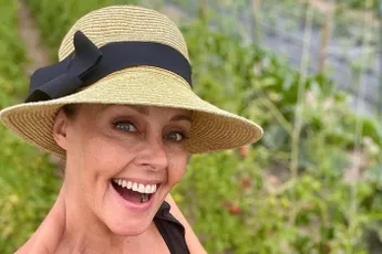 "Wauw, wat een straffe madam!": Joe-stem Rani De Coninck trotseert ijskoud bad in badpak